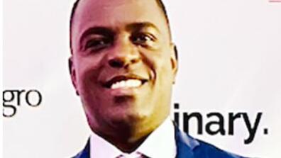 Dr-Frank-Mugisha-with-the-award