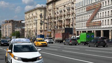 Moscow street with Z symbol in front of a building