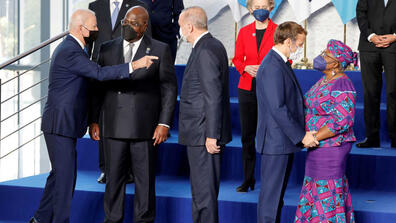 President of the European Commission Ursula von der Leyen, U.S. President Joe Biden, Turkish President Recep Tayyip Erdogan, French President Emmanuel Macron, and Director-General of the WTO Ngozi Okonjo-Iweala at the start of the G-20 Summit.