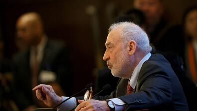 Joseph Stiglitz speaks at the China Development Forum in Beijing