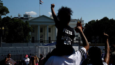 demonstrators outside the white house