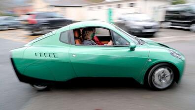 a green car