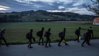  group of migrants gather before trying to cross the Bosnia-Croatia border near Velika Kladuša