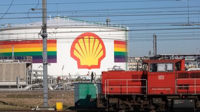 picture of shell storage tanker 