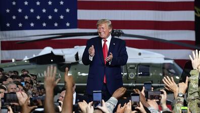 Trump gives a speech to soldiers