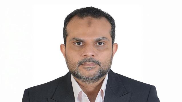 Hani Iqbal headshot 