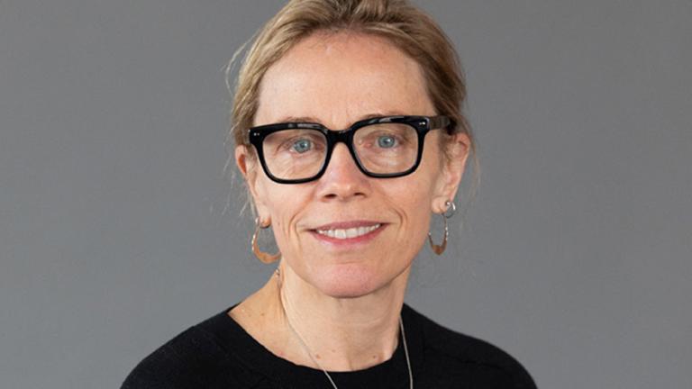 Sarah Holloway Headshot