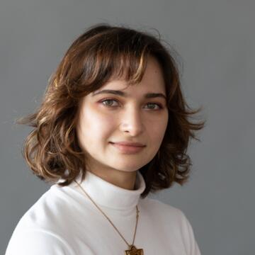 Marie Gugnishev Headshot