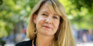 Jennifer Morris MIA '97