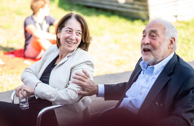 Fireside talk with Anya Schiffrin & Joseph E. Stiglitz (Photo: Bogdan Baraghin)