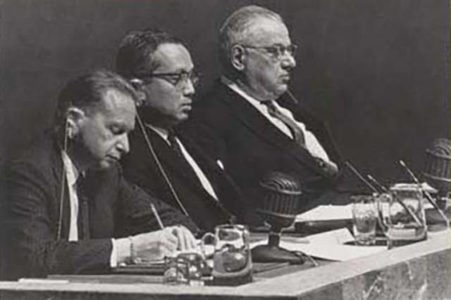 Andrew Cordier in group photo